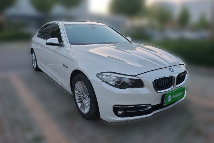 Used BMW 5 Series 2014 520Li Elegant Model Front Right 45 Deg