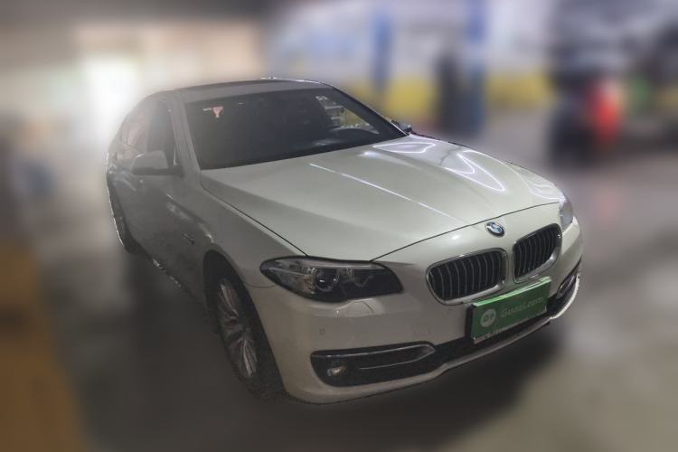 Used BMW 5 Series 2014 525Li Luxury Design Package Front Right 45 Deg