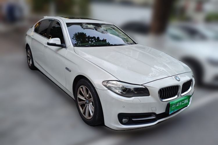 Used BMW 5 Series 2014 520Li Elegant Model Front Right 45 Deg