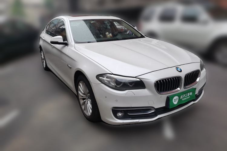 Used BMW 5 Series 2014 525Li Luxury Design Package Front Right 45 Deg
