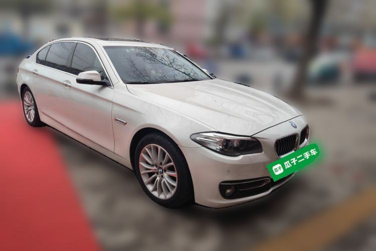 Used BMW 5 Series 2014 525Li Luxury Design Package Front Right 45 Deg