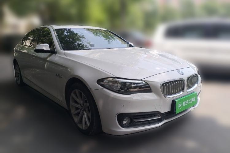 Used BMW 5 Series 2014 535Li Leading Model Front Right 45 Deg