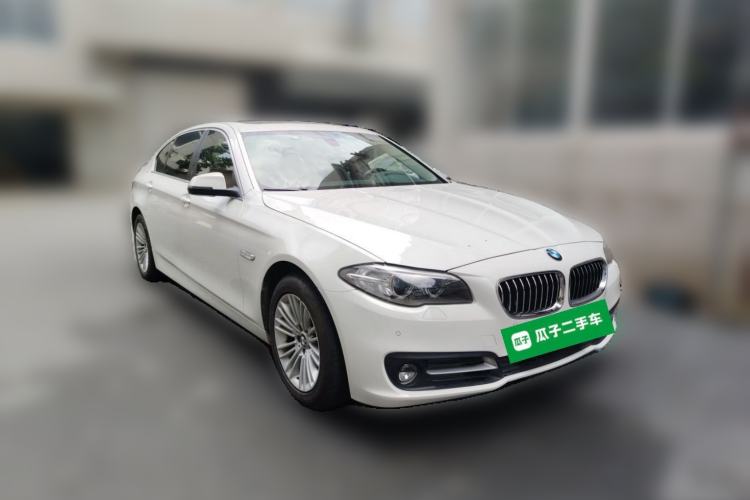 Used BMW 5 Series 2014 525Li Leading Model Front Right 45 Deg