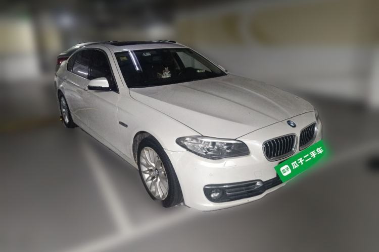 Used BMW 5 Series 2014 525Li Luxury Design Package Front Right 45 Deg