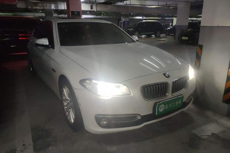 Used BMW 5 Series 2014 525Li Luxury Design Package Front Right 45 Deg