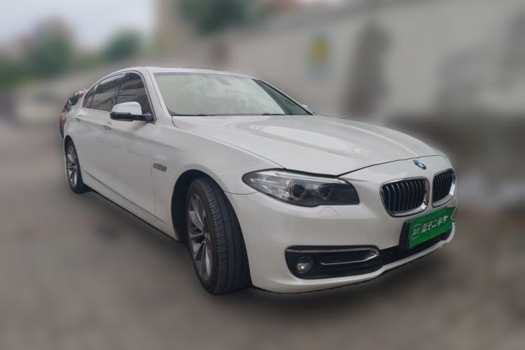 Used BMW 5 Series 2014 525Li Luxury Design Package Front Right 45 Deg
