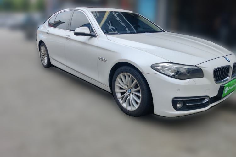 Used BMW 5 Series 2014 525Li Luxury Design Package Front Right 45 Deg