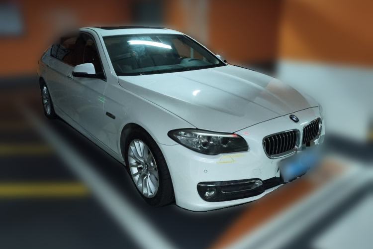 Used BMW 5 Series 2014 525Li Luxury Design Package Front Right 45 Deg