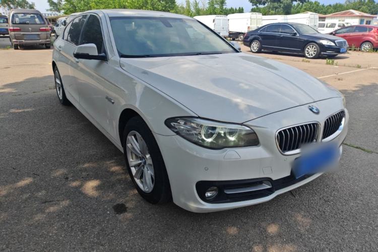 Used BMW 5 Series 2014 520Li Elegant Model Front Right 45 Deg