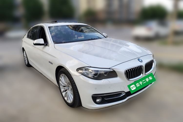 Used BMW 5 Series 2014 525Li Luxury Design Package Front Right 45 Deg