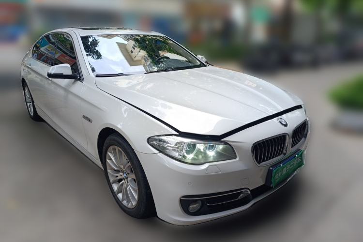 Used BMW 5 Series 2014 525Li Luxury Design Package Front Right 45 Deg