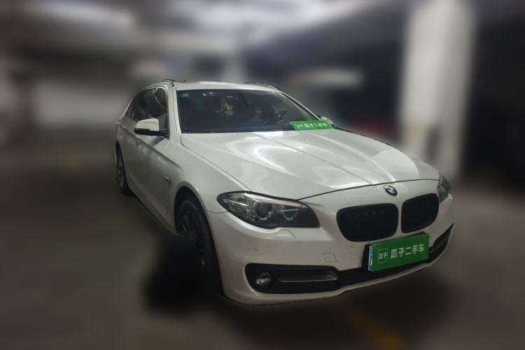 Used BMW 5 Series 2014 520i Touring Edition Front Right 45 Deg