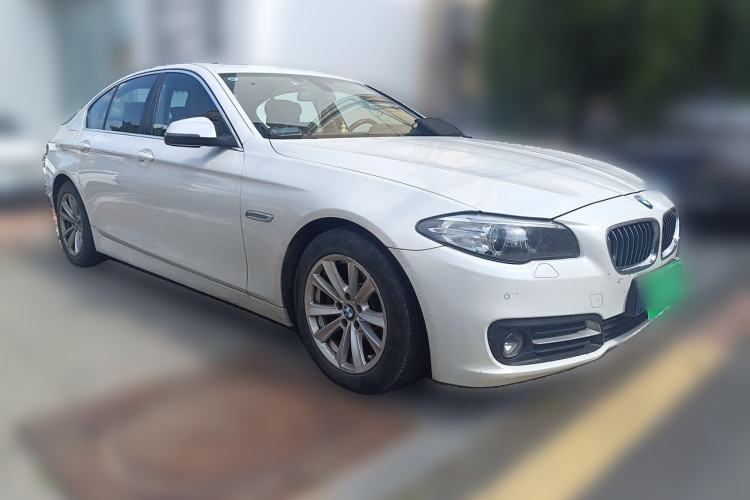 Used BMW 5 Series 2014 520i Elegant Edition Front Right 45 Deg