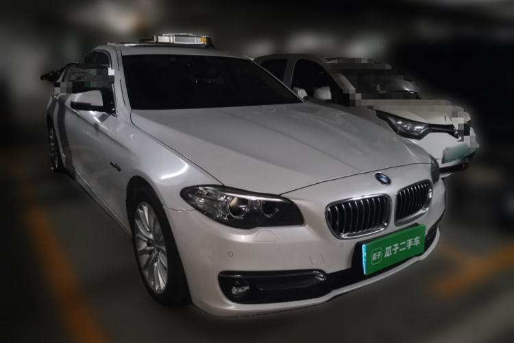 Used BMW 5 Series 2014 525Li Leading Model Front Right 45 Deg