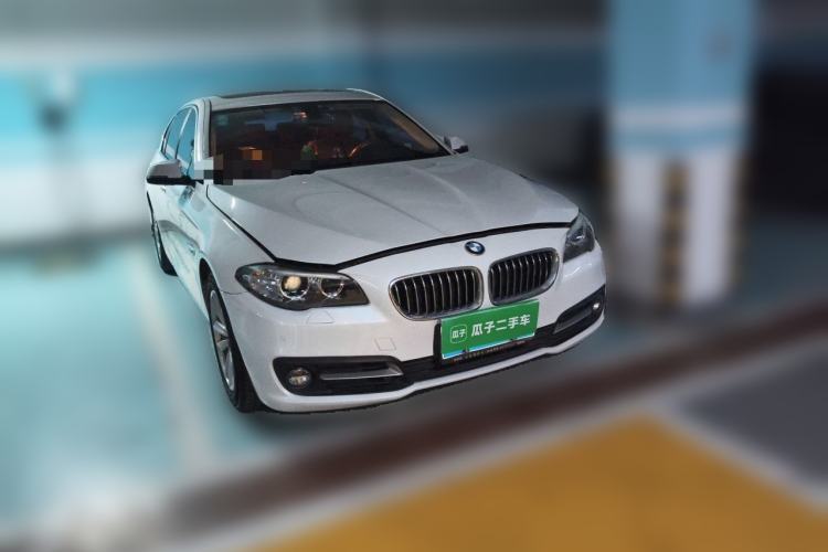 Used BMW 5 Series 2014 520Li Elegant Model Front Right 45 Deg