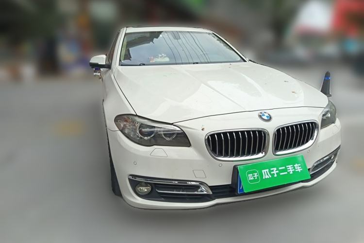 Used BMW 5 Series 2014 520Li Elegant Model Front Right 45 Deg