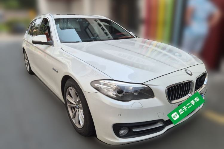 Used BMW 5 Series 2014 520i Touring Edition Front Right 45 Deg