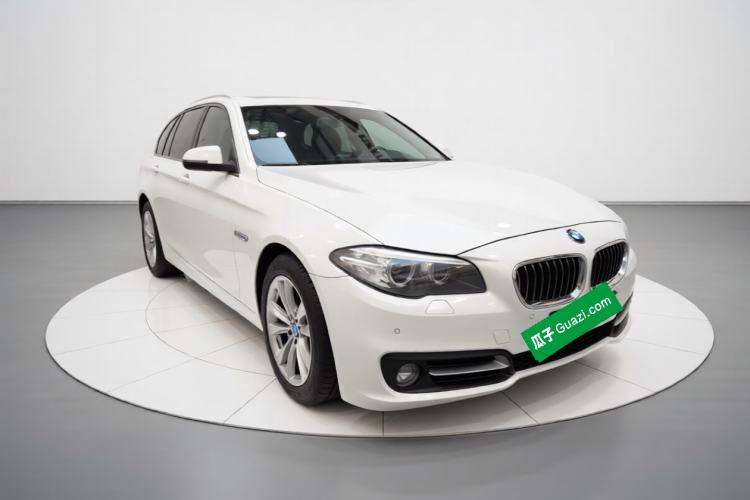 Used BMW 5 Series 2014 520i Touring Edition Front Right 45 Deg
