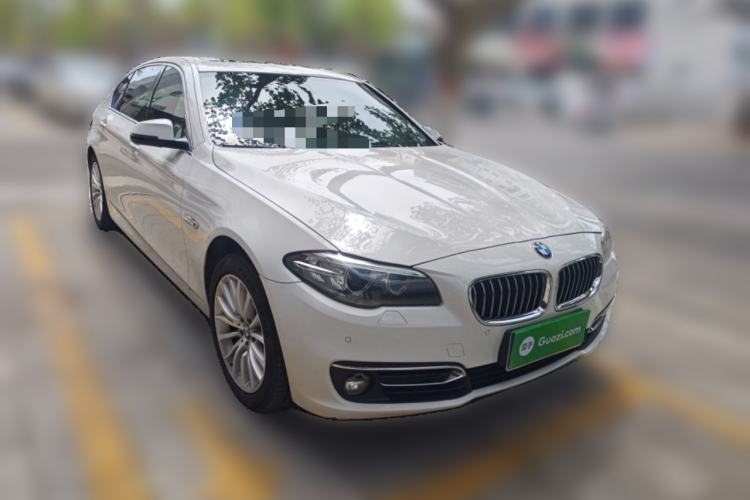 Used BMW 5 Series 2014 528Li Luxury Design Package Front Right 45 Deg