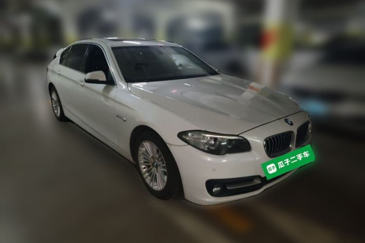 Used BMW 5 Series 2014 525Li Leading Model Front Right 45 Deg
