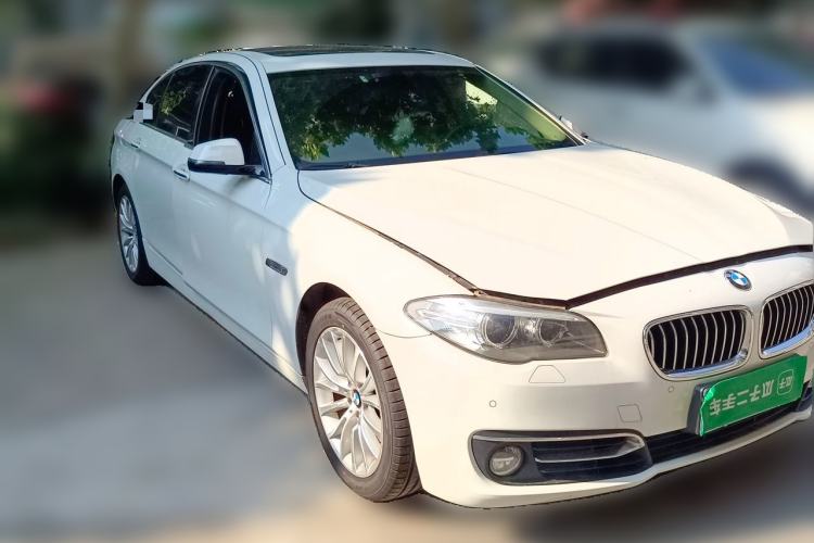 Used BMW 5 Series 2014 525Li Luxury Design Package Front Right 45 Deg