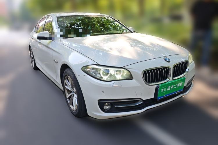 Used BMW 5 Series 2014 520i Elegant Edition Front Right 45 Deg