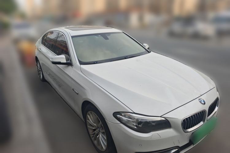 Used BMW 5 Series 2014 525Li Luxury Design Package Front Right 45 Deg