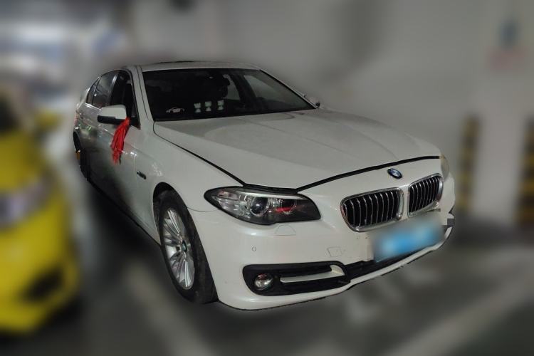 Used BMW 5 Series 2014 525Li Leading Model Front Right 45 Deg