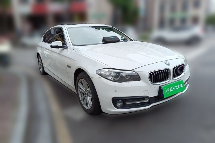Used BMW 5 Series 2014 520Li Elegant Model Front Right 45 Deg