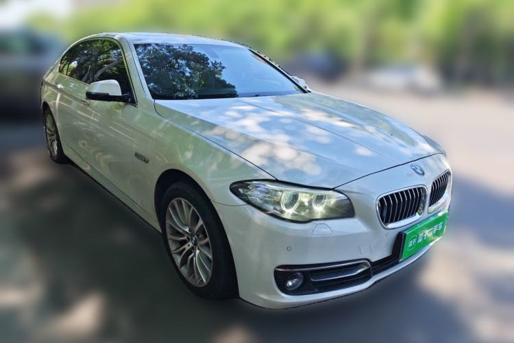 Used BMW 5 Series 2014 525Li Luxury Design Package Front Right 45 Deg