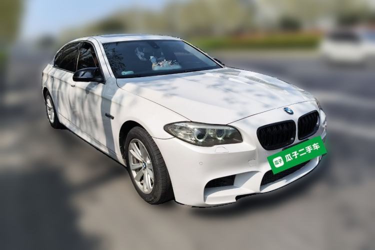 Used BMW 5 Series 2014 520Li Elegant Model Front Right 45 Deg