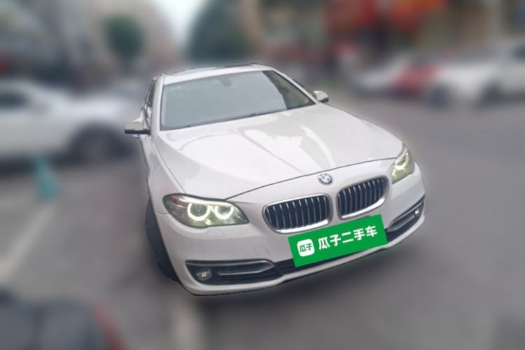 Used BMW 5 Series 2014 525Li Luxury Design Package Front Right 45 Deg