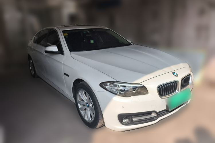 Used BMW 5 Series 2014 520Li Elegant Model Front Right 45 Deg