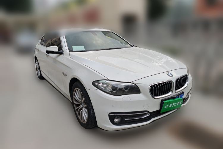 Used BMW 5 Series 2014 525Li Luxury Design Package Front Right 45 Deg