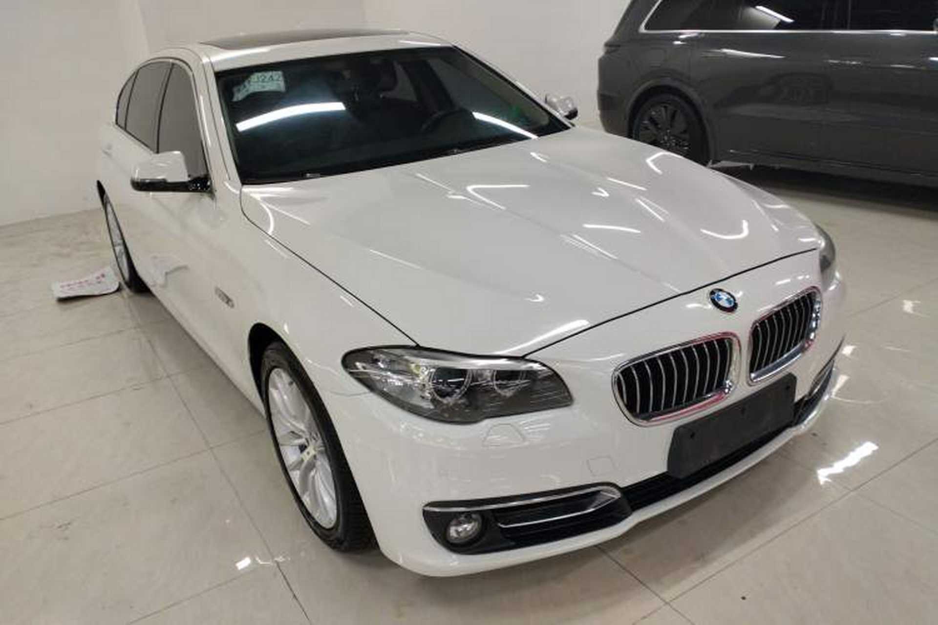 Used BMW 5 Series 2014 525Li Luxury Design Package Front Right 45 Deg