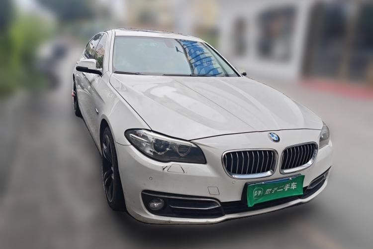 Used BMW 5 Series 2014 525Li Luxury Design Package Front Right 45 Deg