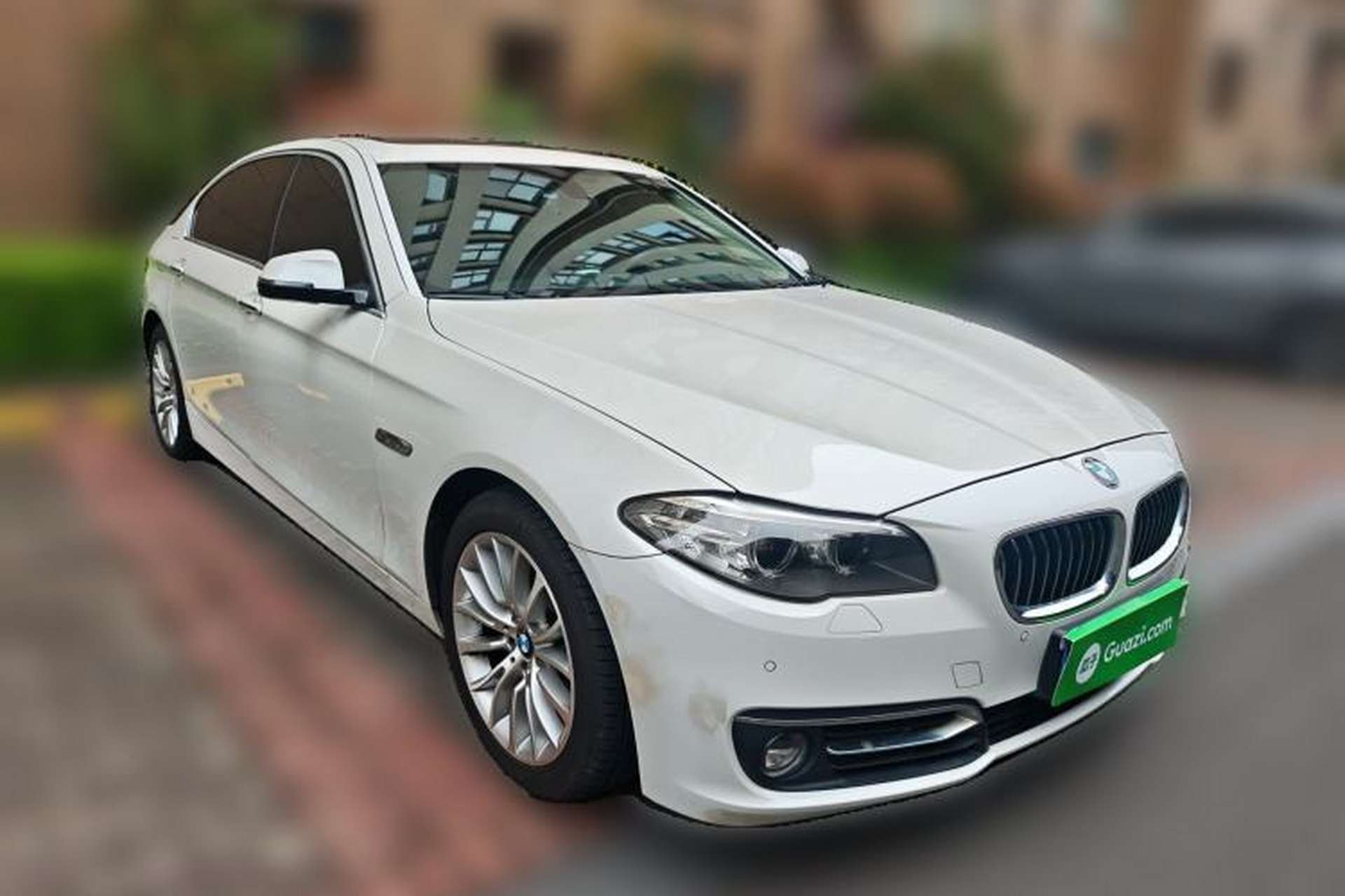 Used BMW 5 Series 2014 525Li Luxury Design Package Front Right 45 Deg