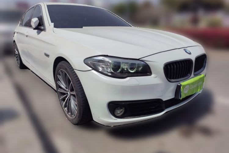 Used BMW 5 Series 2014 520Li Elegant Model Front Right 45 Deg