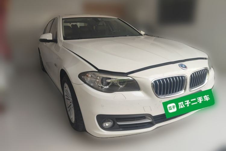 Used BMW 5 Series 2014 525Li Leading Model Front Right 45 Deg