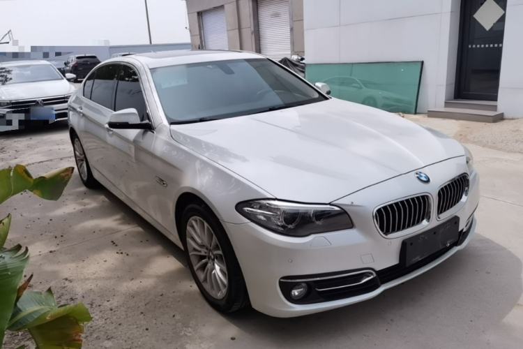 Used BMW 5 Series 2014 525Li Luxury Design Package Front Right 45 Deg