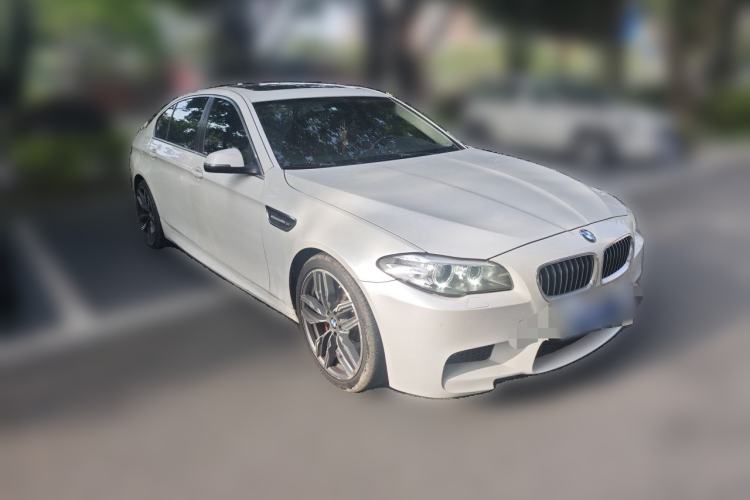Used BMW 5 Series 2014 525Li Leading Model Front Right 45 Deg