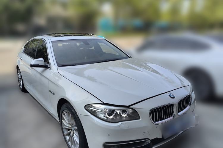 Used BMW 5 Series 2014 525Li Luxury Design Package Front Right 45 Deg