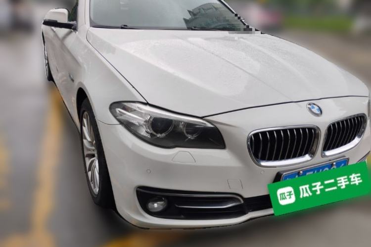 Used BMW 5 Series 2014 525Li Luxury Design Package Front Right 45 Deg