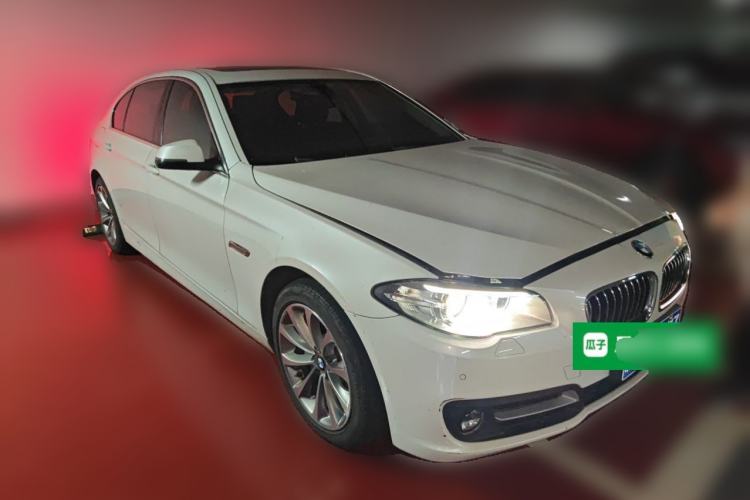 Used BMW 5 Series 2014 528Li Leading Model Front Right 45 Deg