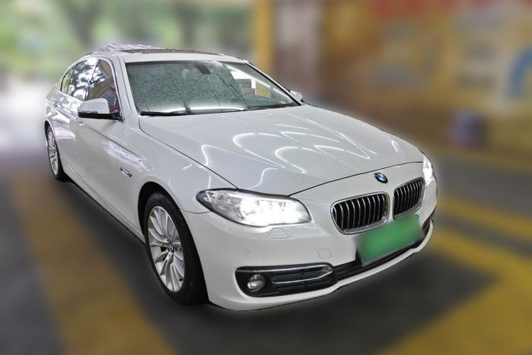 Used BMW 5 Series 2014 525Li Luxury Design Package Front Right 45 Deg