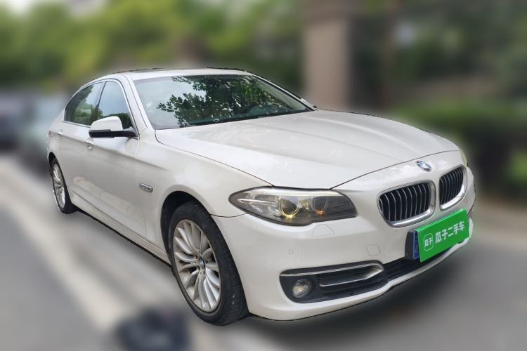 Used BMW 5 Series 2014 525Li Luxury Design Package Front Right 45 Deg