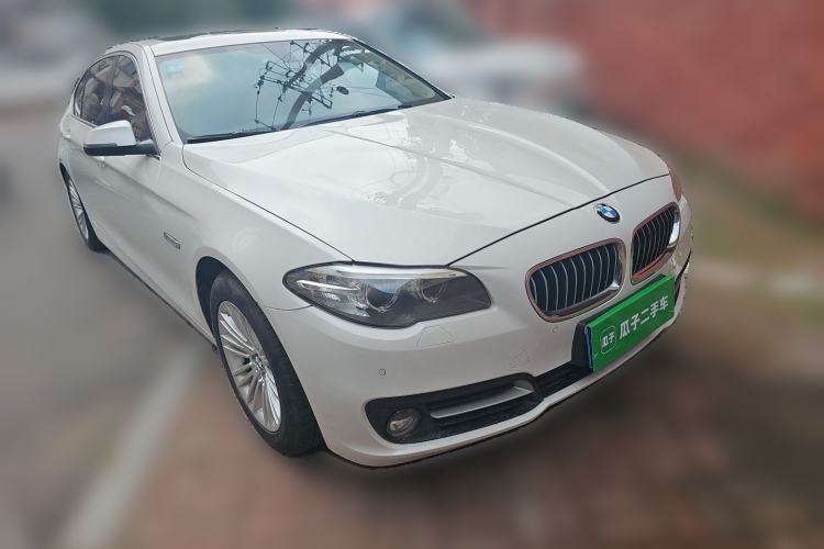 Used BMW 5 Series 2014 525Li Leading Model Front Right 45 Deg