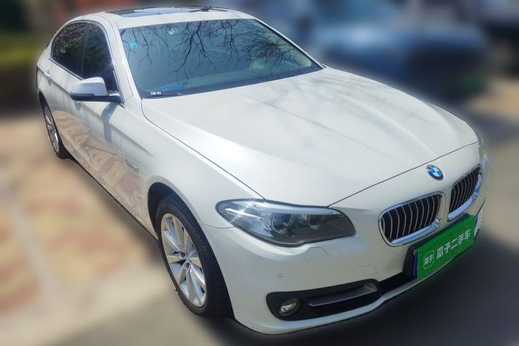 Used BMW 5 Series 2014 528Li Leading Model Front Right 45 Deg