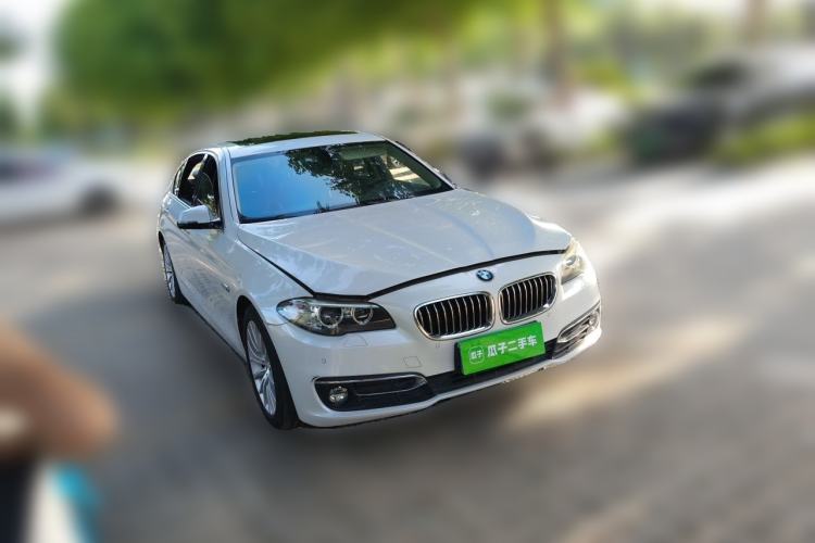 Used BMW 5 Series 2014 525Li Luxury Design Package Front Right 45 Deg