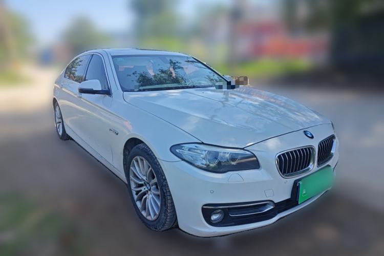 Used BMW 5 Series 2014 525Li Luxury Design Package Front Right 45 Deg